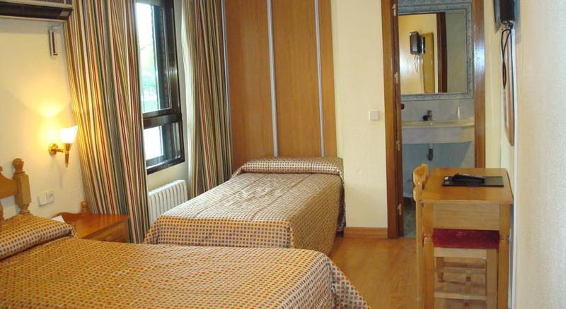 אלבאסטה Hotel Castilla מראה חיצוני תמונה