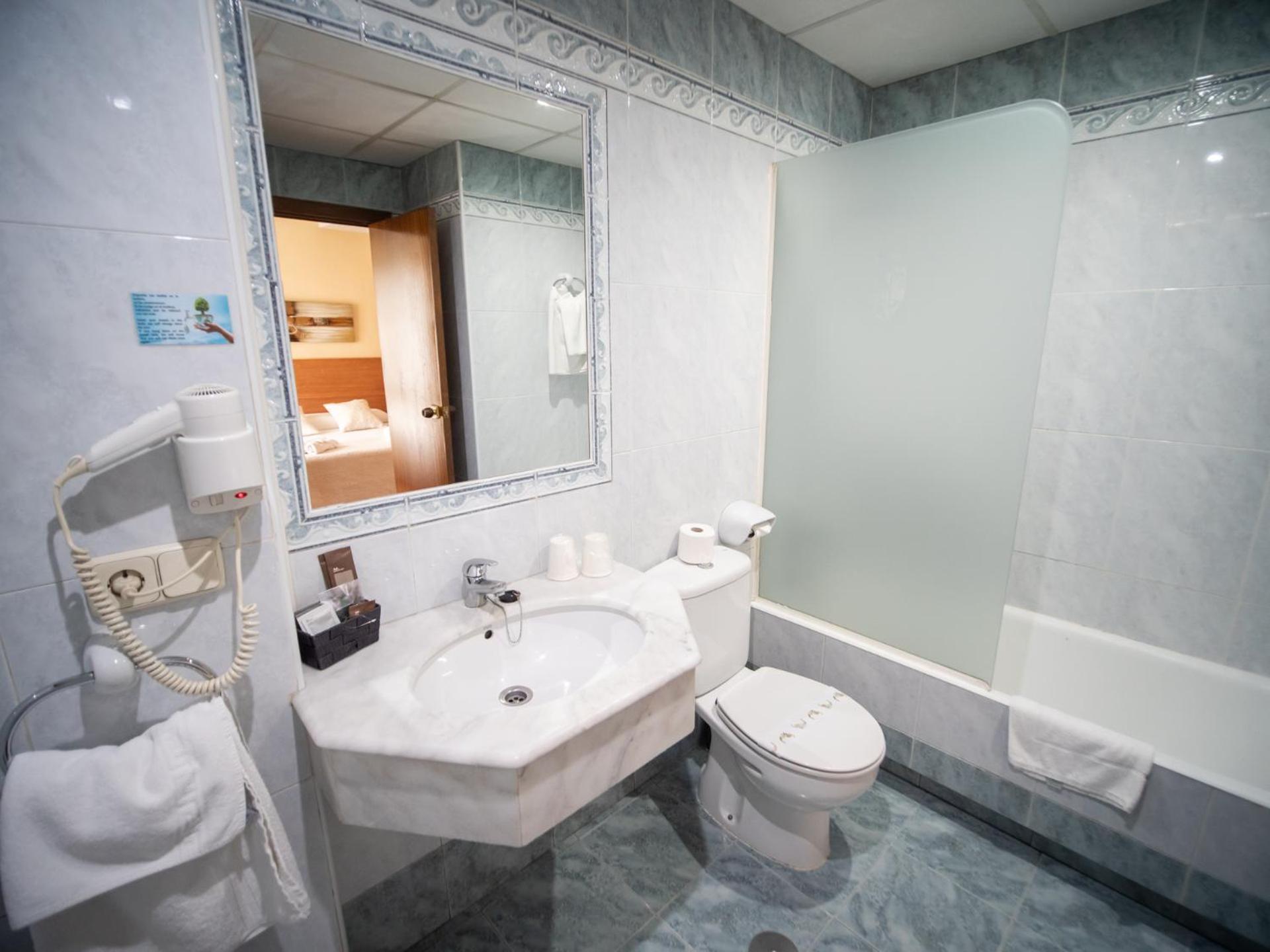 אלבאסטה Hotel Castilla מראה חיצוני תמונה