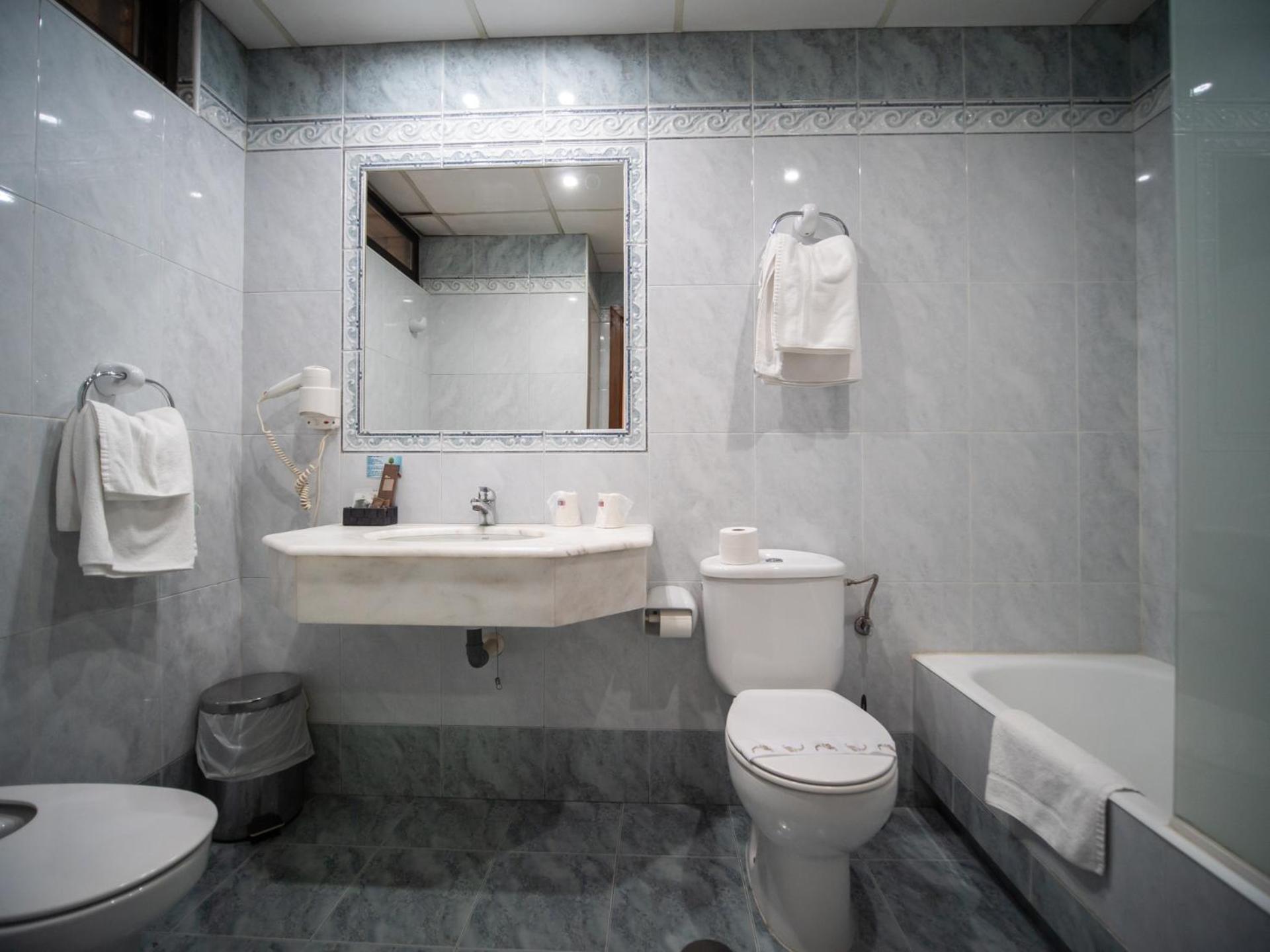 אלבאסטה Hotel Castilla מראה חיצוני תמונה