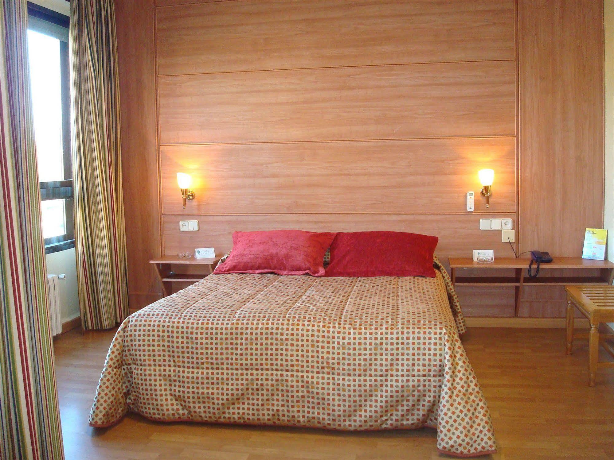 אלבאסטה Hotel Castilla מראה חיצוני תמונה