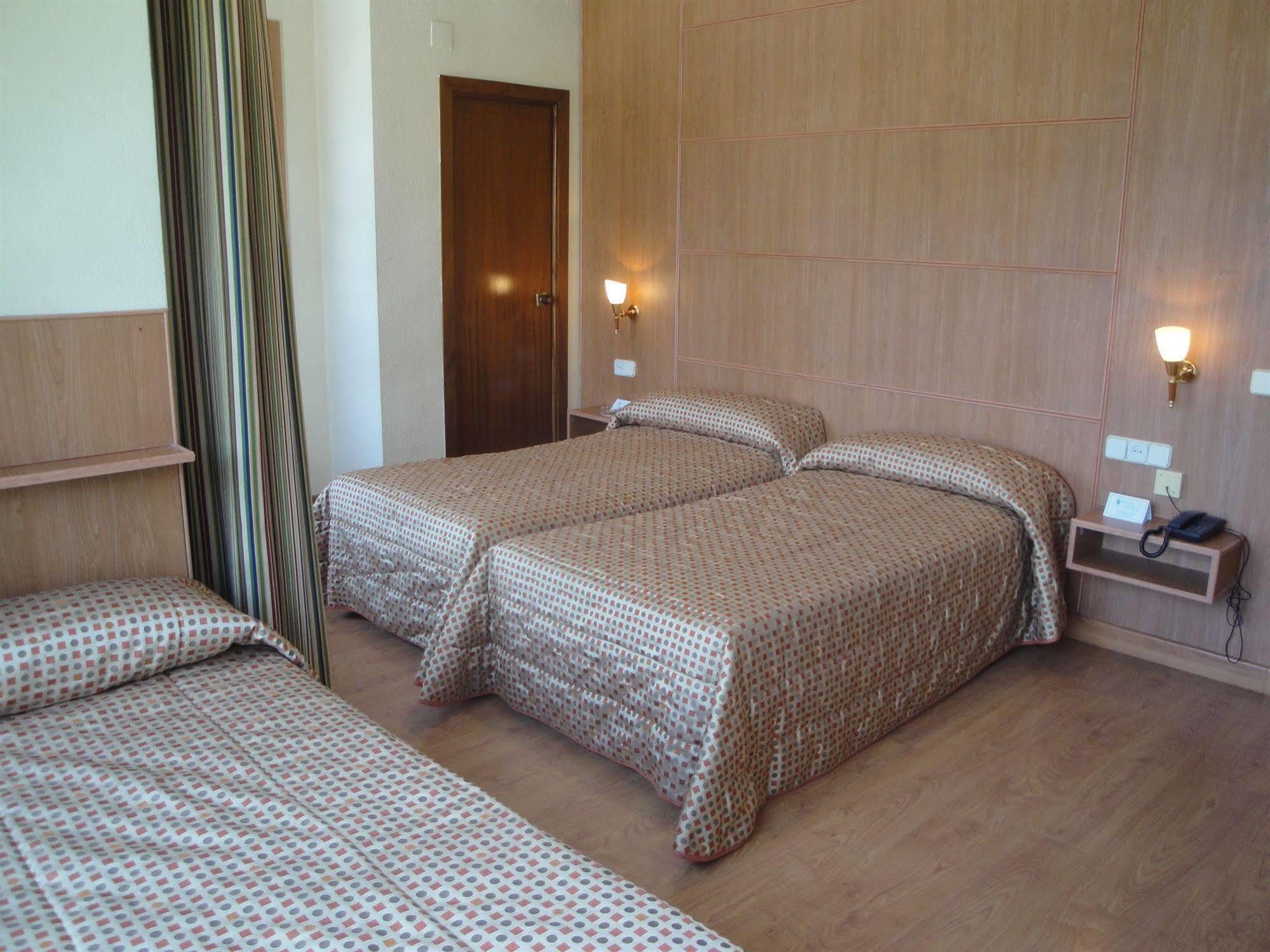 אלבאסטה Hotel Castilla מראה חיצוני תמונה